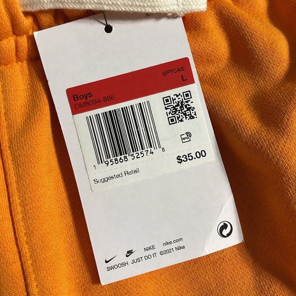NWT boy’s Nike Sweat shorts L - Picture 2 of 8